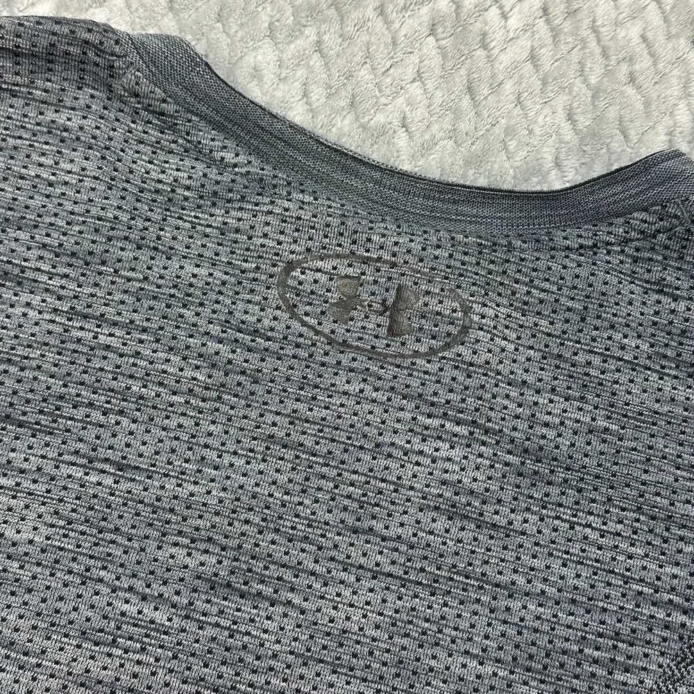 Under Armour Men's M Threadborne Seamless Long Sleeve Shirt Base layer Graphite